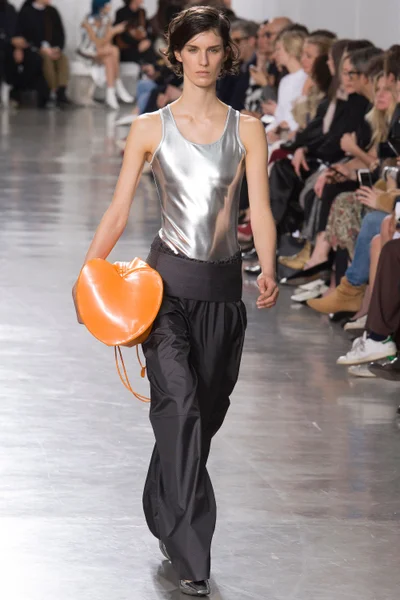 Look 14
